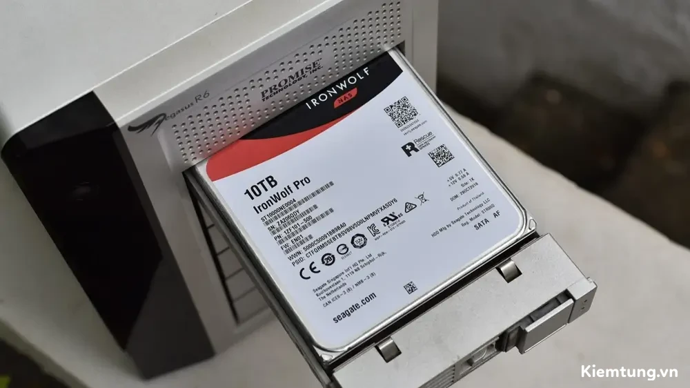 Tổng quan cỗ máy NAS và ổ cứng Seagate IronWolf Pro 10TB ST10000NT001 chính hãng tại Kiếm Tung