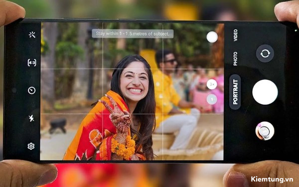 Trải nghiệm khác biệt khi dùng khung lưới trên Samsung và OPPO