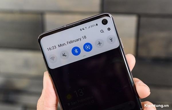 Điện thoại Samsung không tắt được chế độ máy bay