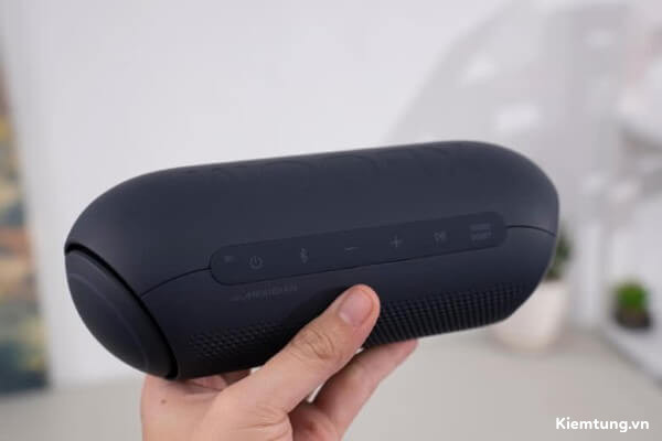 Bật loa Bluetooth