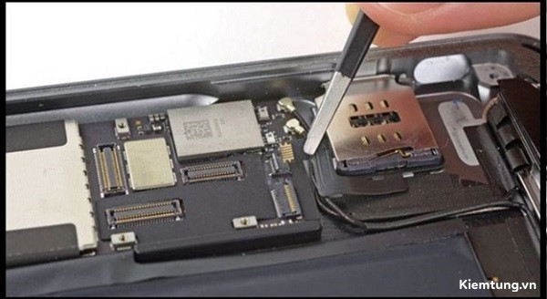 loi-ipad-khong-nhan-sim-14 Mang đến trung tâm bảo hành hoặc cửa hàng sửa chữa uy tín